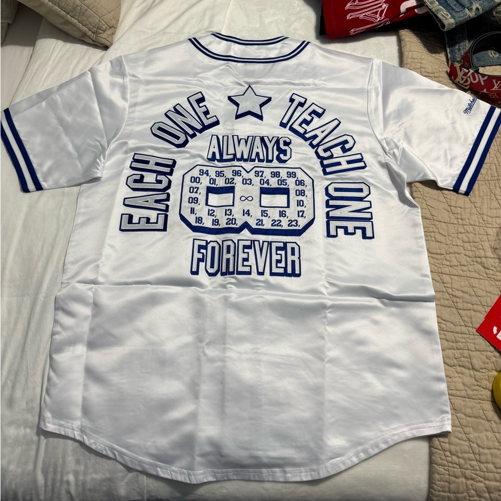 Supreme - Picture 11 of 16